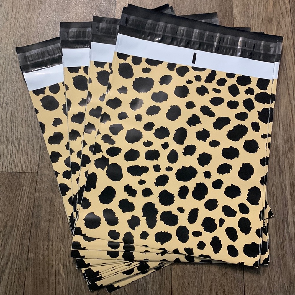 10”x13” Animal Print Polymailer-20 & 8 1/2”x11” Bubble mailer-10. LOT OF 30, NEW